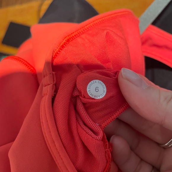 Lululemon Size 6 BUNDLE - Mastered Motion Cropped Tank and In Movement Shorts - Picture 8 of 11